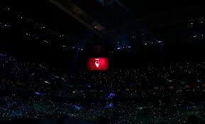 iG夺得德杯冠军后，Wei再带小弟跳起了胜利之舞